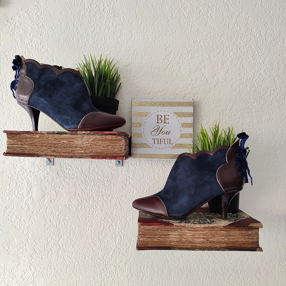 O‎ Jour 💜 Suede Victorian Ankle Bootie Velvet Lace